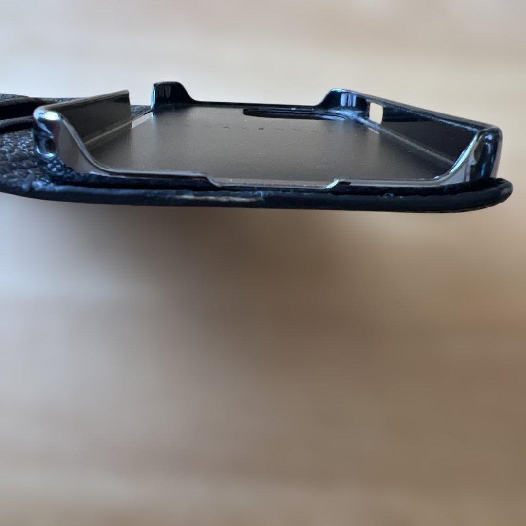 クロコダイル調 黒 手帳型iPhoneケース　ボナベンチュラ