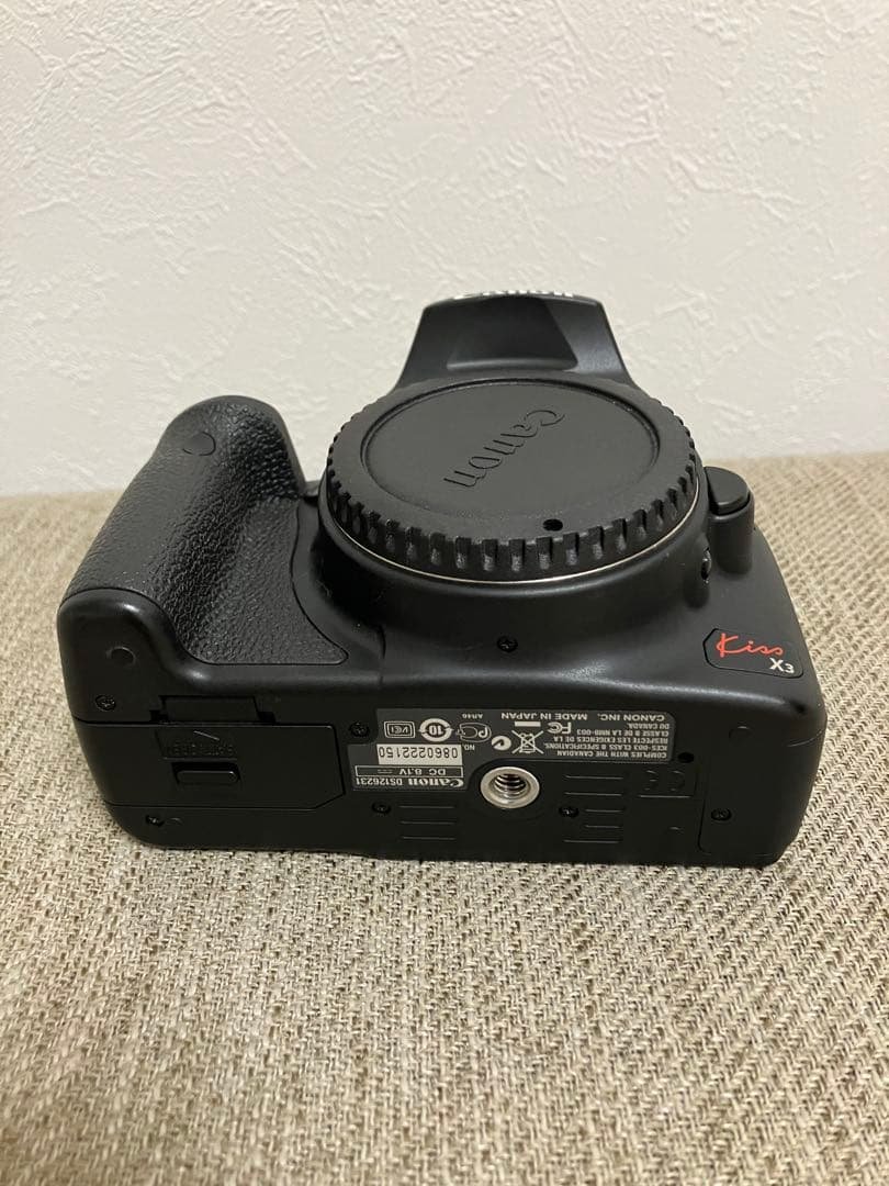 Canon EOS Kiss X3 ダブルズームキットカメラ